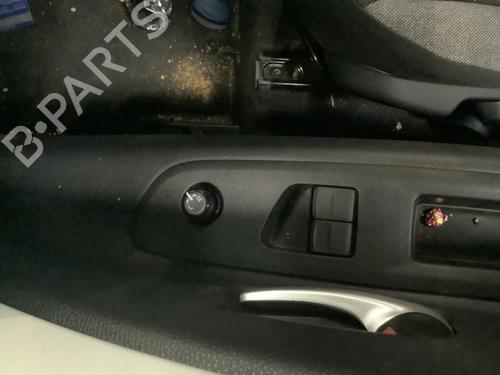 switch-toyota-aygo-x-_b7_-2022-25048077 main image