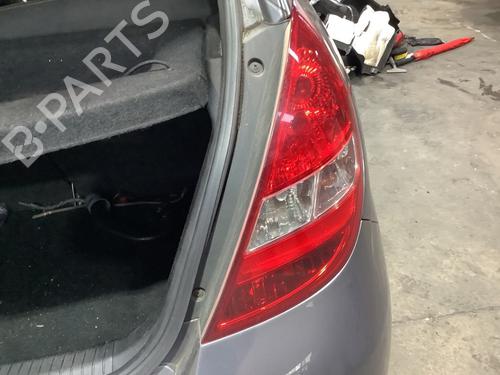 Feu arrière droit HYUNDAI i20 I (PB, PBT) 1.2 (78 hp) 32082609