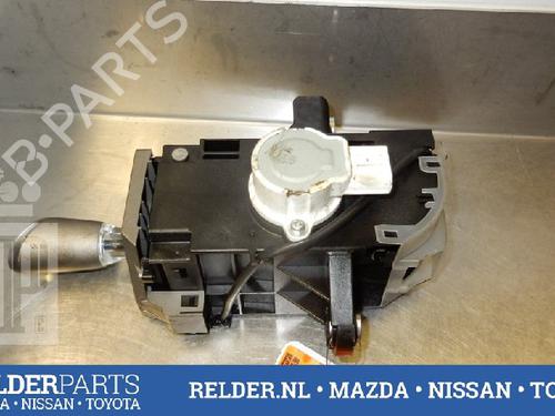 Gear lever TOYOTA PRIUS Liftback (_W2_) 1.5 Hybrid (NHW20_, NHW20R) | BP22145536M90 