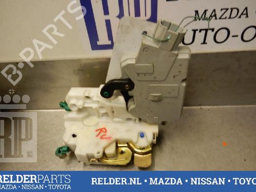 Used Front right lock NISSAN PRIMERA Hatchback (P11) 1.8 16V (114 hp) 22140909