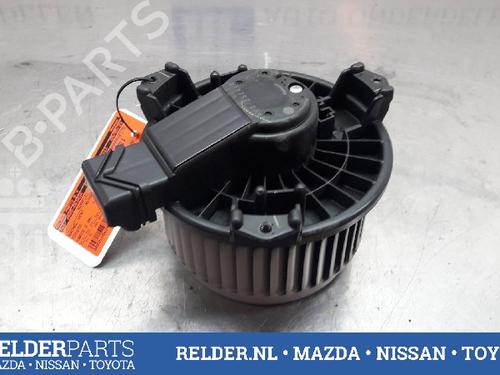Used Heater blower motor TOYOTA YARIS (_P9_) 1.0 VVT-i (KSP90_, KSP90R) (69 hp) 22160471