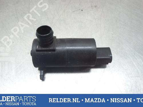 Washer pump TOYOTA YARIS (_P9_) 1.0 VVT-i (KSP90_, KSP90R) | BP22158396E24 