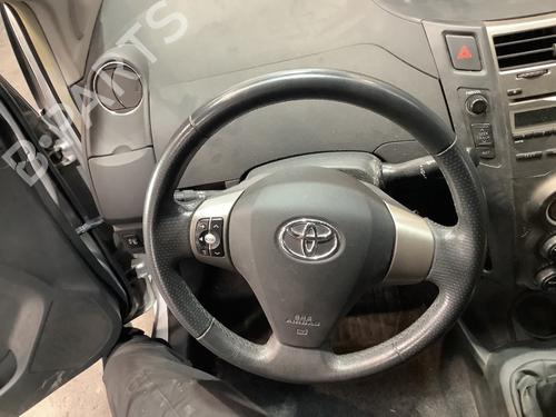 Used Steering wheel TOYOTA YARIS (_P9_) 1.33 VVT-i (NSP90_, NSP90R) (100 hp) 29384705