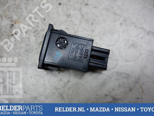 Used Switch TOYOTA AVENSIS Estate (_T25_) 2.0 D-4D (CDT250_, CDT250R) (116 hp) 22145241