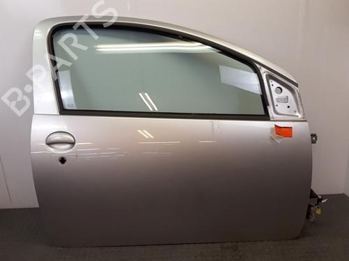 right-front-door-toyota-aygo-_b1_-2005-2006-2007-2008-2009-2010-2011-2012-2013-2014-33286362 main image