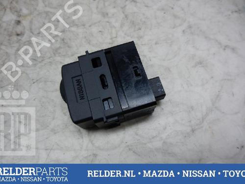 Used Switch NISSAN NV200 Van 1.5 dCi 85 (M20, M20N, M20M) (86 hp) 22145021