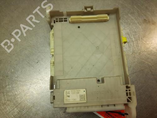 Used Fuse box TOYOTA IQ (_J1_) 1.0 (KGJ10_, KGJ10R) (68 hp) 22167309