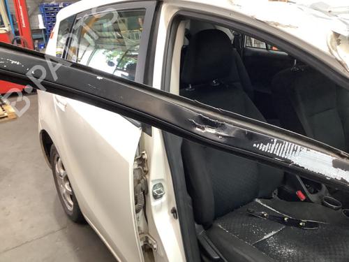 Used Right front door TOYOTA VERSO (_R2_) 1.6 (ZGR20_, ZGR20R) (132 hp) 28819577