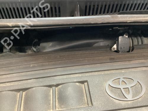 Used Air filter box Air filter box TOYOTA YARIS (_P9_) 1.33 VVT-i (NSP90_, NSP90R) (100 hp) 29384576 29384576