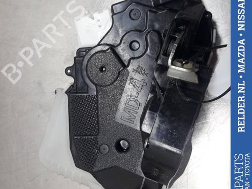 Used Front right lock TOYOTA YARIS (_P13_) 1.3 (NSP130_, NSP130) (99 hp) 22154815