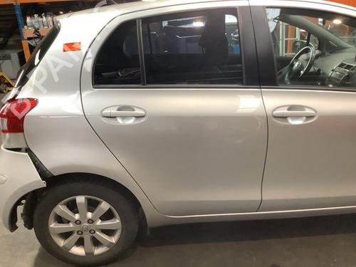 Dør højre bagtil TOYOTA YARIS (_P9_) 1.33 VVT-i (NSP90_, NSP90R) (100 hp) 29384652
