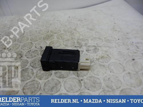 Used Switch TOYOTA RAV 4 III (_A3_) 2.2 D 4WD (ALA30_, ALA30R) (177 hp) 22144253