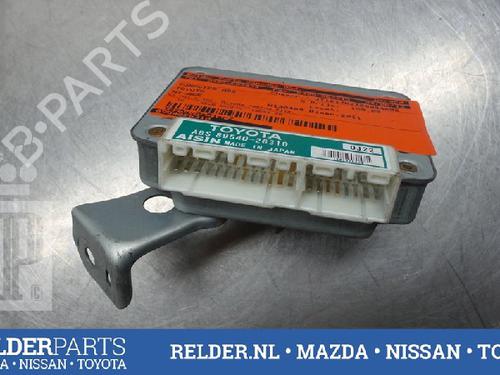 Used Electronic module TOYOTA HIACE IV Van (__H1_, __H2_) 2.5 D-4D (KLH12, KLH22) (117 hp) 22143452