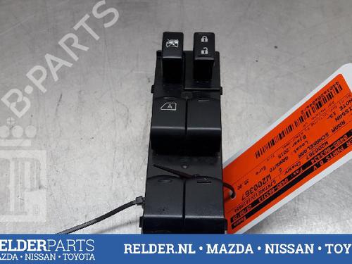 Used Switch NISSAN NOTE (E12) 1.2 (80 hp) 22161143