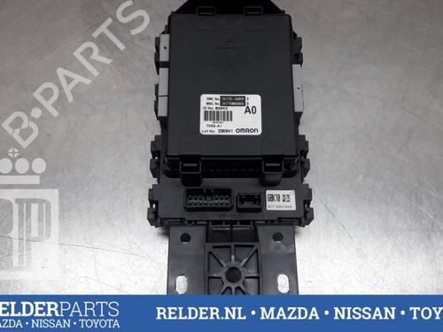 Zekeringkast NISSAN PIXO (UA0) 1.0 (68 hp) 22159206