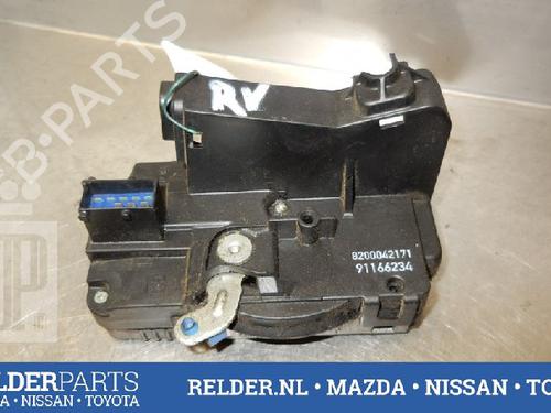 Used Front right lock NISSAN PRIMASTAR Van (X83) 2.5 dCi 140 (135 hp) 22137888