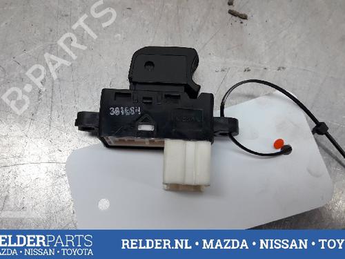 Used Switch NISSAN NOTE (E12) 1.2 (80 hp) 22161520