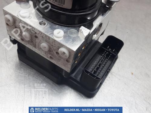 Used Electronic module TOYOTA YARIS (_P13_) 1.3 (NSP130_, NSP130) (99 hp) 22157195