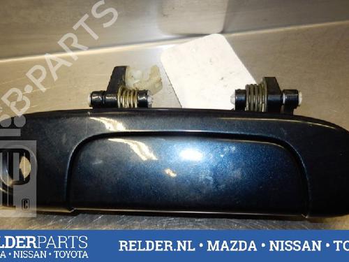 Høyre foran utvendig håndtak MAZDA PREMACY (CP) 1.9 (CP10P) (114 hp) 22139246