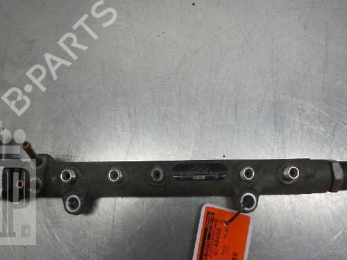 Used Injection rail TOYOTA YARIS VERSO (_P2_) 1.4 D-4D (NLP20_, NLP22_) (75 hp) 22152191