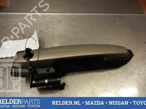 Used Front left exterior door handle TOYOTA AVENSIS Saloon (_T25_) 1.8 VVT-i (ZZT251_, ZZT251R) (129 hp) 22139852