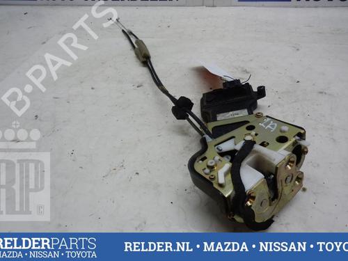 Venstre bak lås MAZDA 2 (DY) 1.2 (DY3W) (75 hp) 22149613