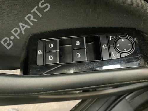 Used Switch Switch MAZDA 3 Saloon (BP_) 2.0 SKYACTIV-G M Hybrid (122 hp) 25702478 25702478