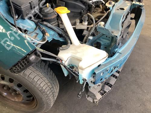 Used Windscreen washer tank TOYOTA YARIS (_P13_) 1.0 (KSP130_, KSP130) (69 hp) 25004867