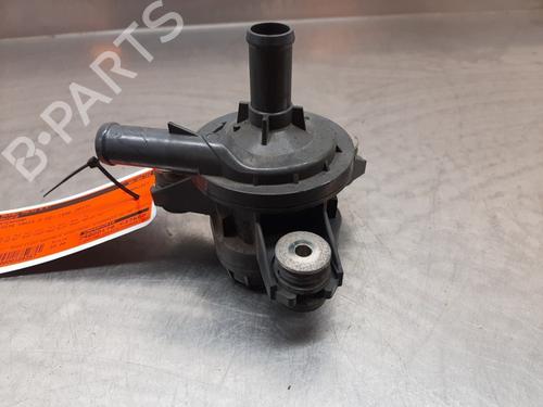 Used Auxiliary water pump TOYOTA YARIS (_P13_) 1.5 Hybrid (NHP130_, NHP130) (101 hp) 22171143