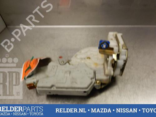 Used Rear left lock NISSAN PRIMERA Hatchback (P11) 2.0 16V (140 hp) 22136005