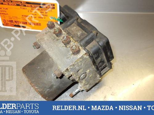 Used ABS pump TOYOTA AVENSIS Saloon (_T25_) 2.0 D-4D (CDT250_, CDT250R) (116 hp) 22135935