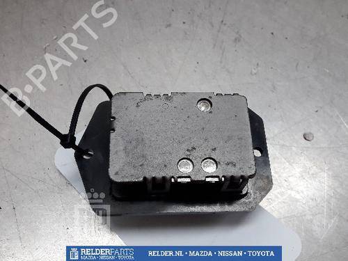 Varmeblæsermodstand TOYOTA YARIS (_P9_) 1.4 D-4D (NLP90_, NLP90R) (90 hp) 22156960