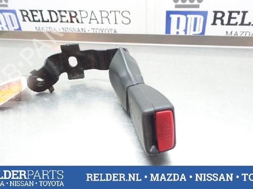 Used Seat buckle TOYOTA AVENSIS (_T25_) 2.2 D-4D (ADT251_, ADT251R) (150 hp) 22146665