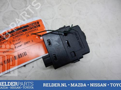 Used Switch NISSAN MICRA III (K12) 160 SR (110 hp) 22139001