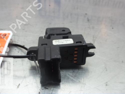 Used Switch NISSAN PATHFINDER III (R51) 2.5 dCi 4WD (163 hp) 22152240