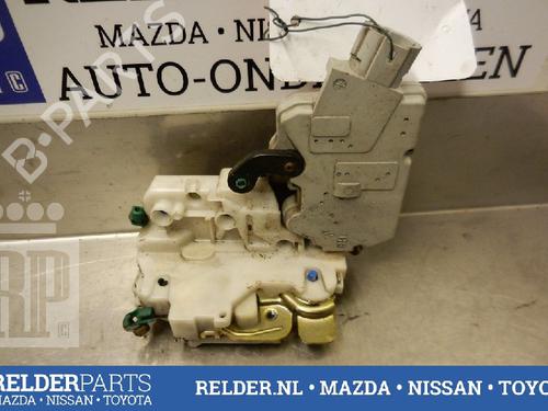 Used Front right lock NISSAN PRIMERA Traveller (WP11) 2.0 TD (90 hp) 22140321