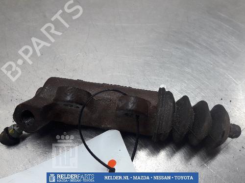 Used Clutch slave cylinder TOYOTA AVENSIS Estate (_T27_) 2.0 D-4D (ADT270_, ADT270R) (126 hp) 22157139