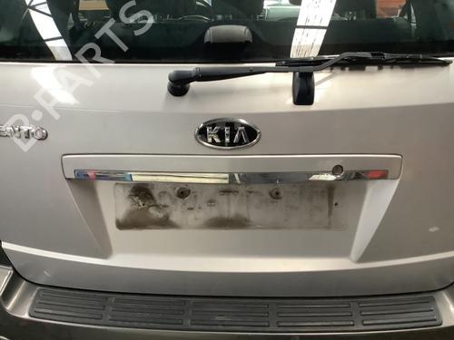 Used Tailgate handle KIA SORENTO I (JC) 3.5 V6 4WD (194 hp) 29698527