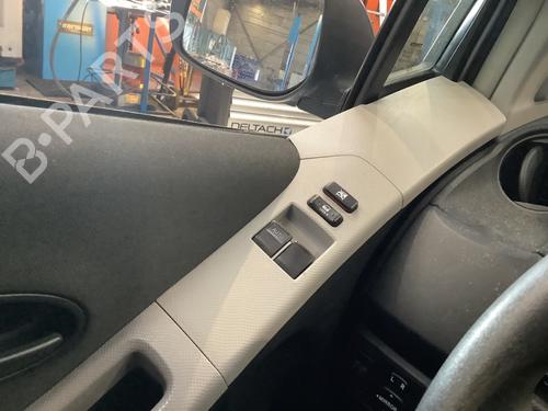 Switch TOYOTA YARIS (_P9_) 1.3 VVT-i (SCP90_, SCP90R) | BP25214542I30 - Image 2