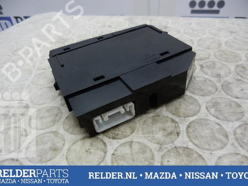 Used Switch TOYOTA AVENSIS (_T25_) 2.0 D-4D (CDT250_, CDT250R) (116 hp) 22136508