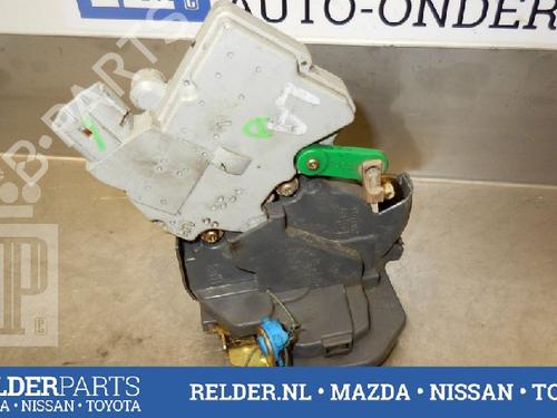 Used Rear left lock NISSAN X-TRAIL I (T30) 2.2 dCi 4x4 (136 hp) 22142759