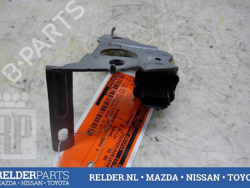 Electronic sensor TOYOTA RAV 4 II (_A2_) 2.0 4WD (ACA21, ACA20) | BP22141139M84 