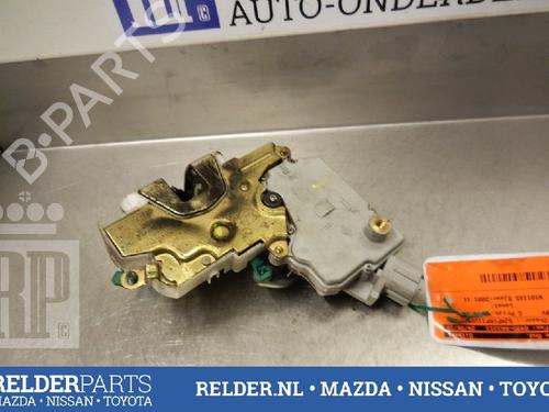 Used Front right lock NISSAN PRIMERA Hatchback (P11) 2.0 16V (140 hp) 22136006