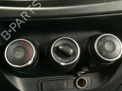 Used Climate control TOYOTA AYGO X (_B7_) 1.0 VVT-i (KGB70) (72 hp) 32846499