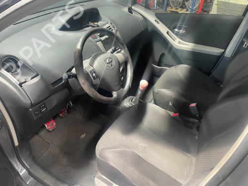 Used Steering column TOYOTA YARIS (_P9_) 1.8 VVTi (ZSP90_, ZSP90R) (133 hp) 27192502