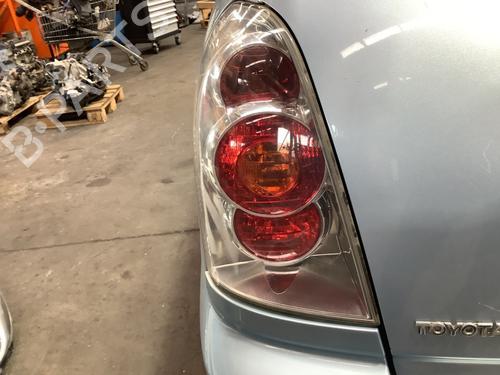 Venstre baglygte TOYOTA COROLLA Verso (ZER_, ZZE12_, R1_) 1.8 (ZNR11_, ZNR11R) (129 hp) 30713201