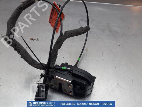Used Front right lock NISSAN MICRA III (K12) 1.2 16V (65 hp) 22156928