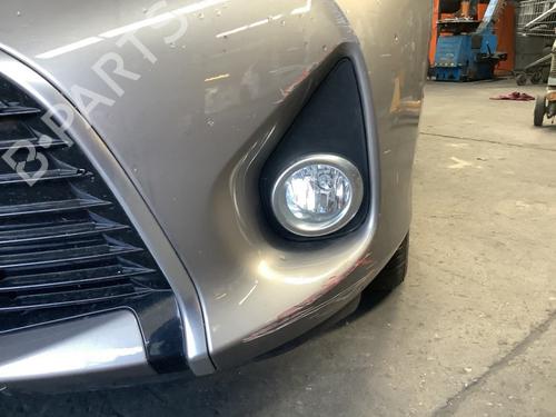Used Left front fog light Left front fog light TOYOTA YARIS (_P13_) 1.5 Hybrid (NHP130_, NHP130) (101 hp) 33608973 33608973