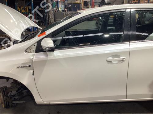 Dør venstre fortil TOYOTA AURIS (_E18_) 1.8 Hybrid (ZWE186_, ZWE186R) (136 hp) 29812298
