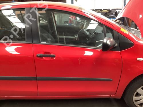 Used Right front door TOYOTA YARIS (_P9_) 1.0 VVT-i (KSP90_, KSP90R) (69 hp) 29009452